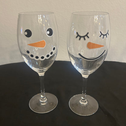 Snowman wine glasses (set up 2)9 inches tall￼