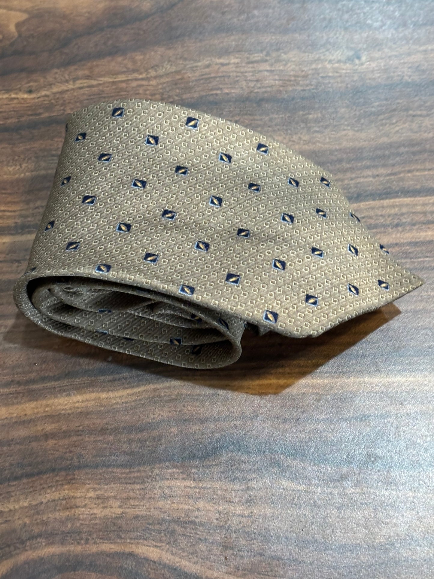 Nautica Gold w/ Blue 59”100% Silk Tie