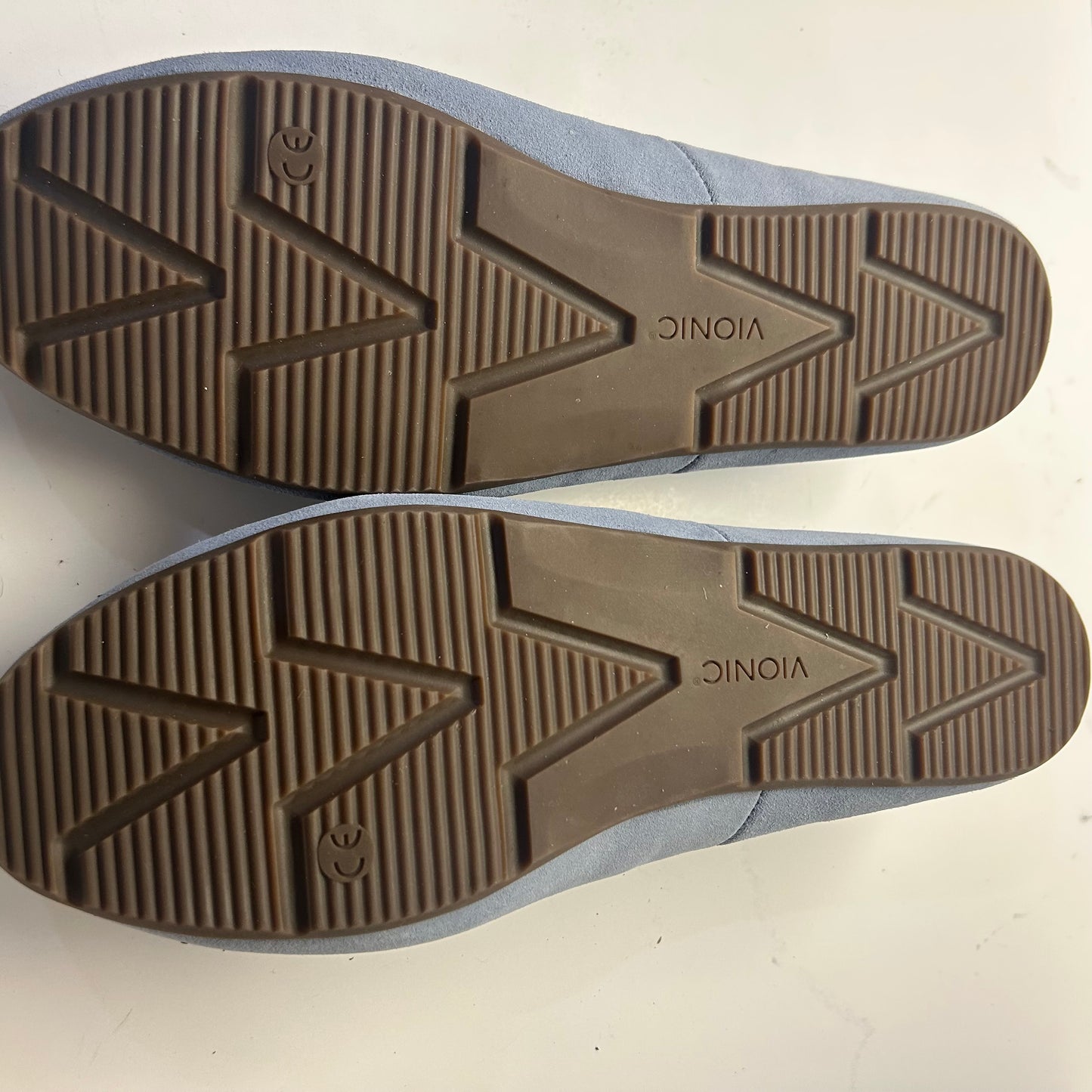 Vionic Gray Loafers w/ Cream Fur Soles size 9
