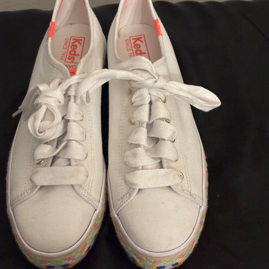 KEDS white sneakers with multicolored boarder design Women’s Size 8.5