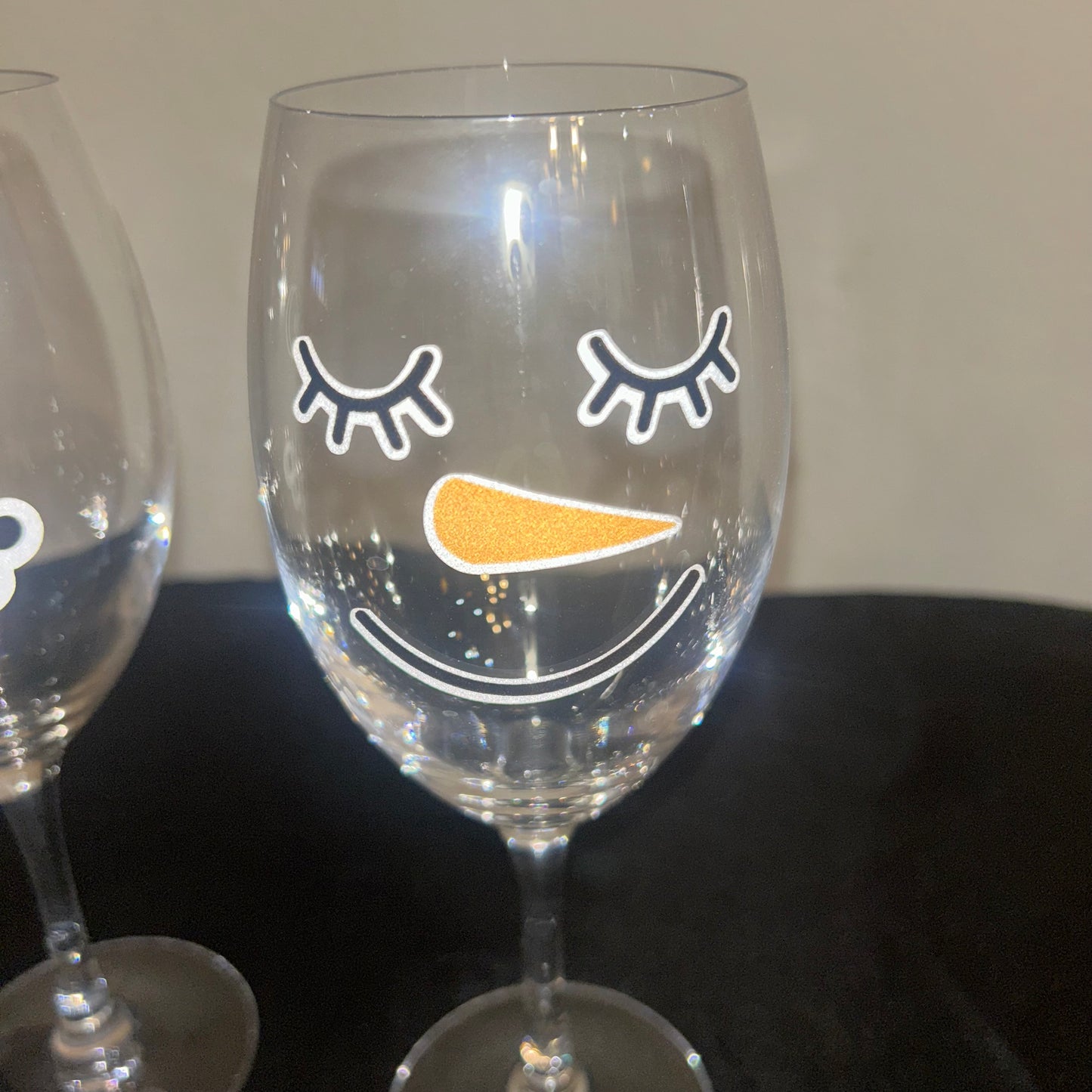 Snowman wine glasses (set up 2)9 inches tall￼