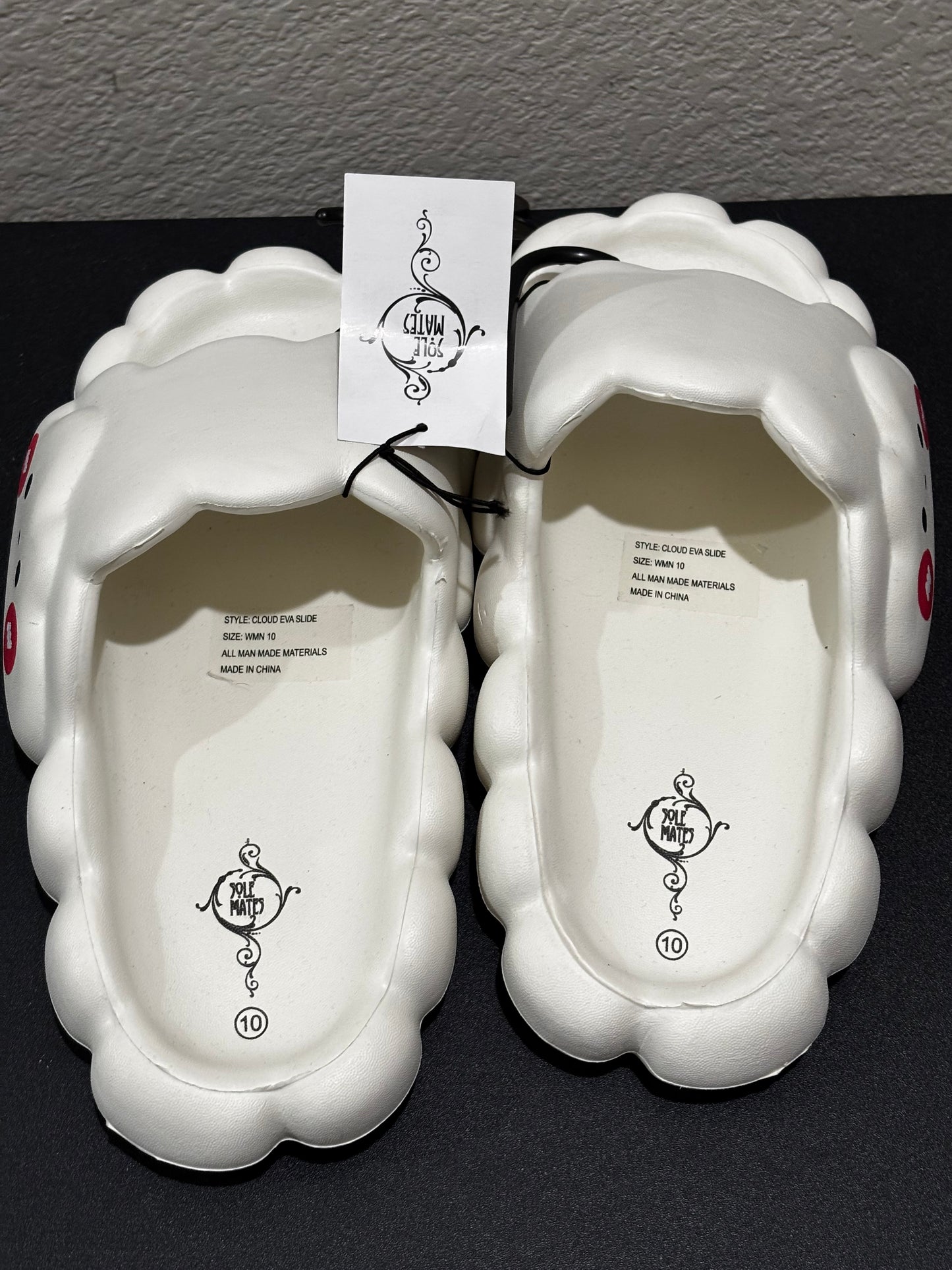 Solemates Women’s ￼White, Smiling Cloud slides size 10
