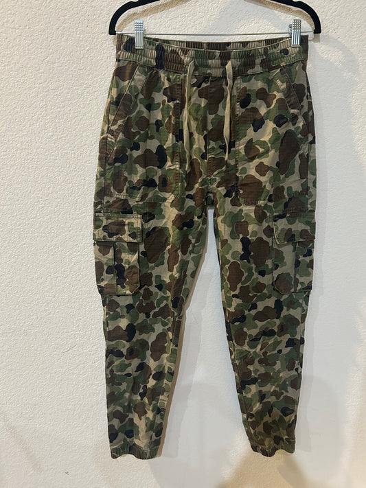 LCKR Camo Pants Size Medium