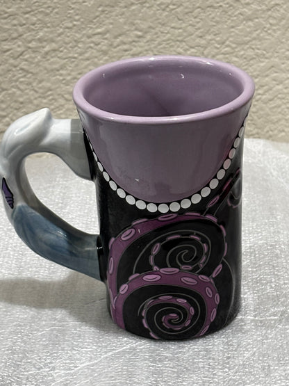 Disney Ursula the Villain Ceramic Mug with Socks set