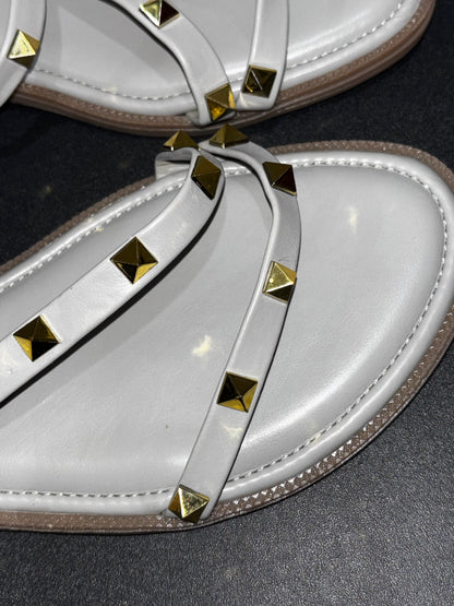 Betee Gray Gold Studded Sandals Women’s size 39(8.5)