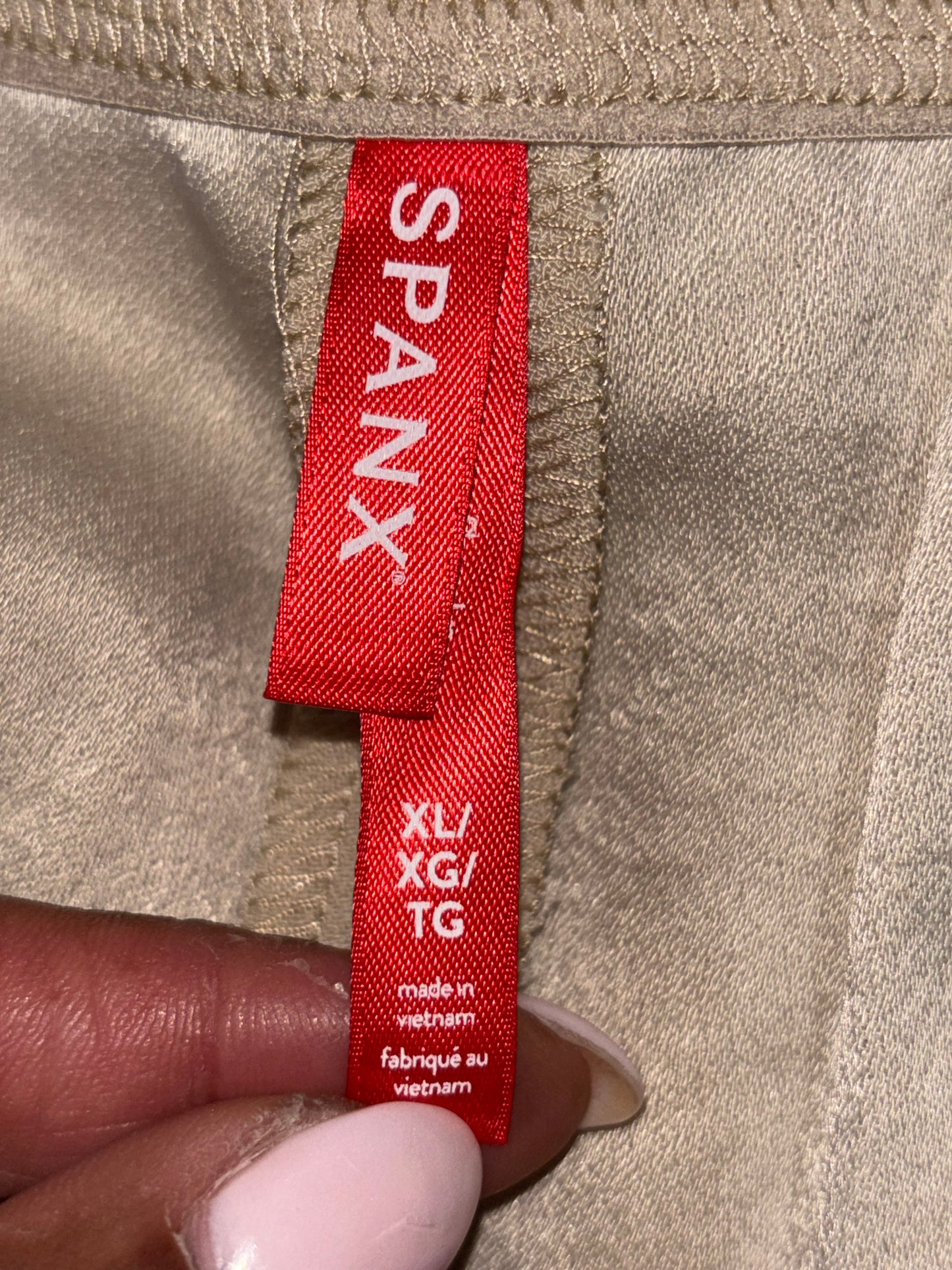 Spanx Women’s beige shorts size XL