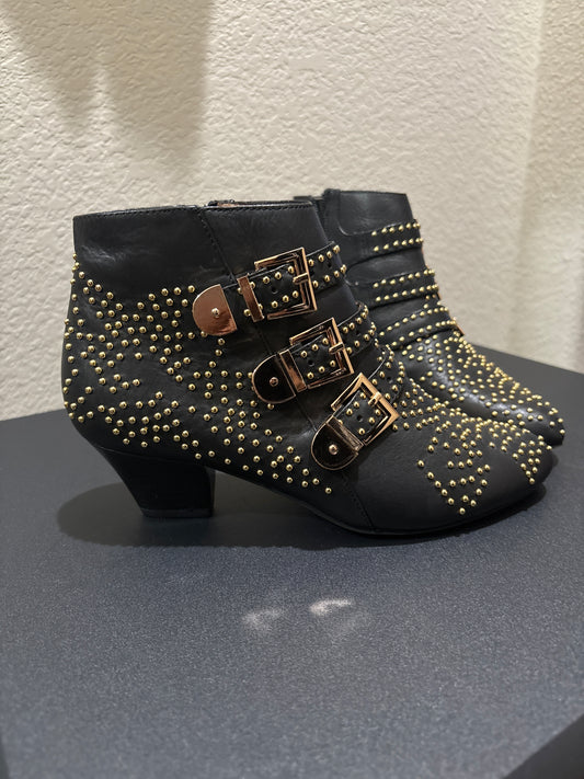 Jeffrey Campbell Starbursts Black leather ankle booties with gold stud, design women’s size 6.5