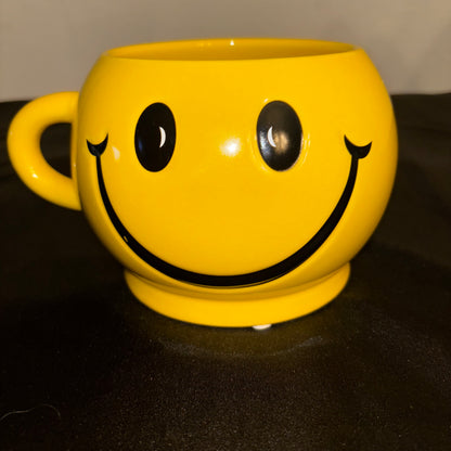 Vintage Large Smiley Face Yellow Mug/Planter