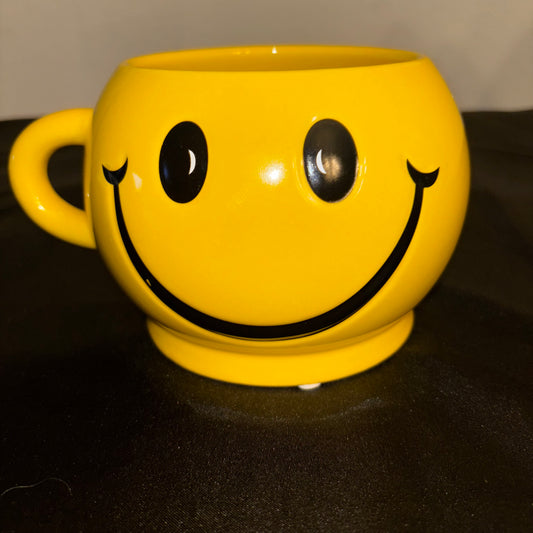 Vintage Large Smiley Face Yellow Mug/Planter