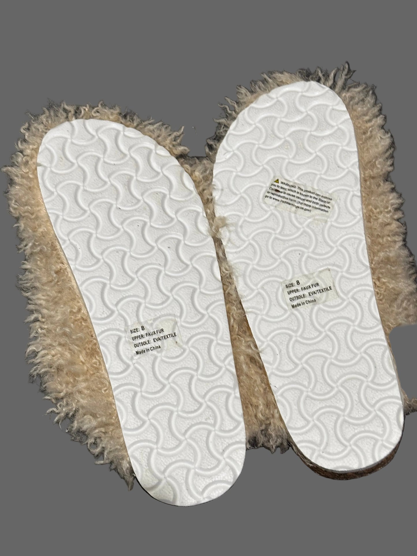 Women’s Cream Faux Fur Slip-on Slides size 8