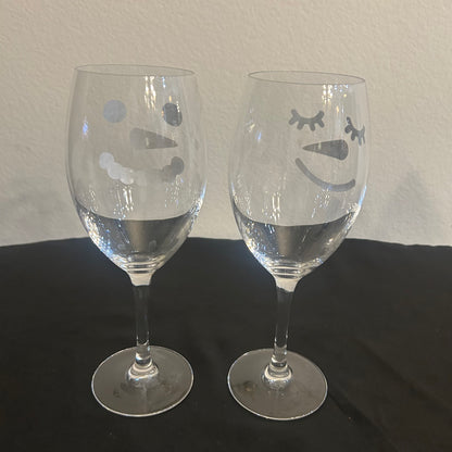 Snowman wine glasses (set up 2)9 inches tall￼