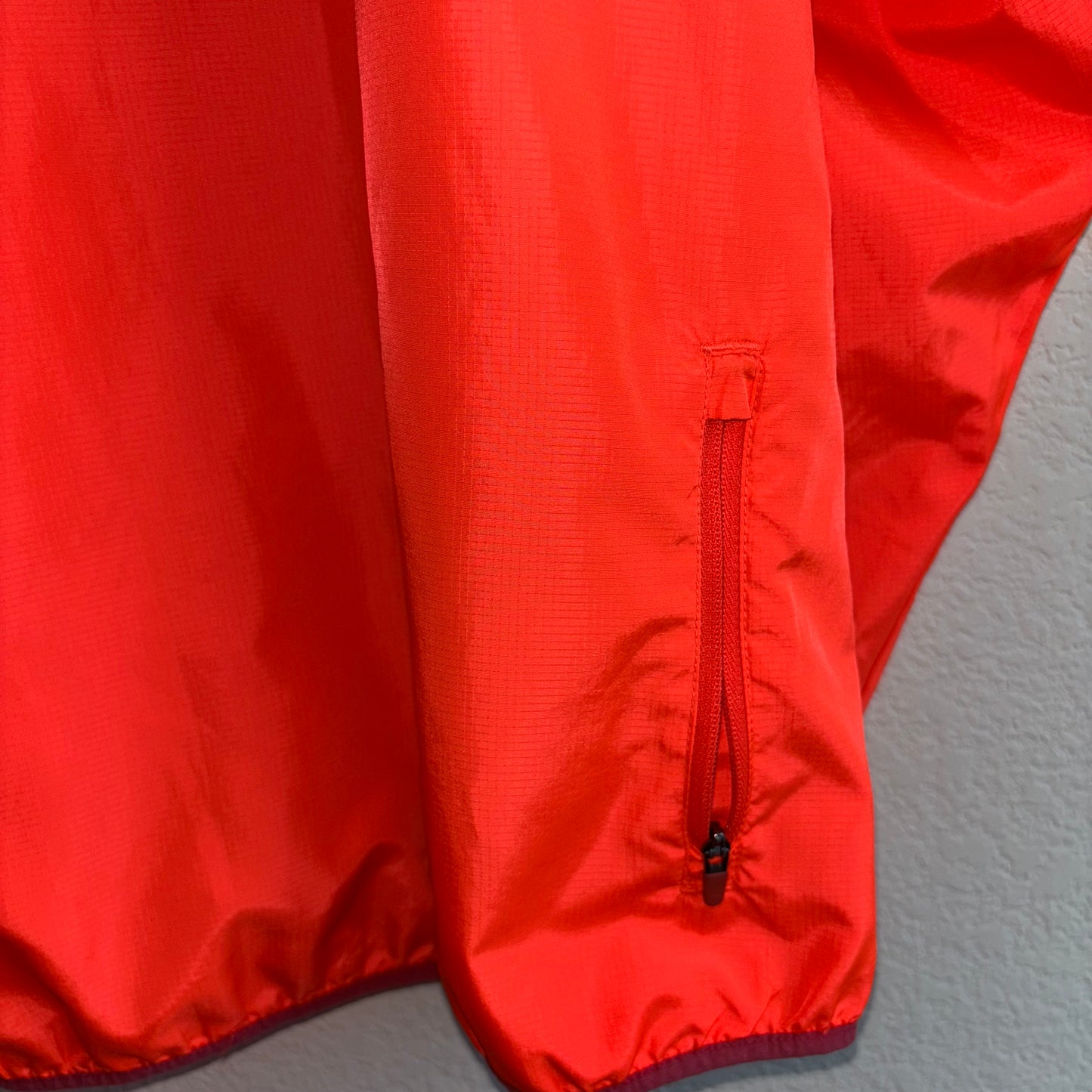 Adidas neon orange windbreaker, lightweight size XL men’s reflective