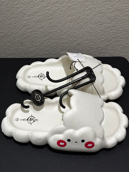 Solemates Women’s ￼White, Smiling Cloud slides size 10