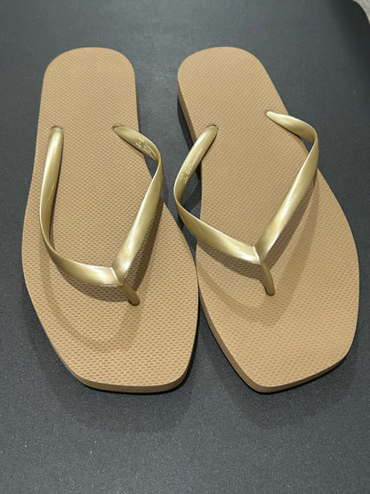 Tan and Gold Women’s flip-flops size 10