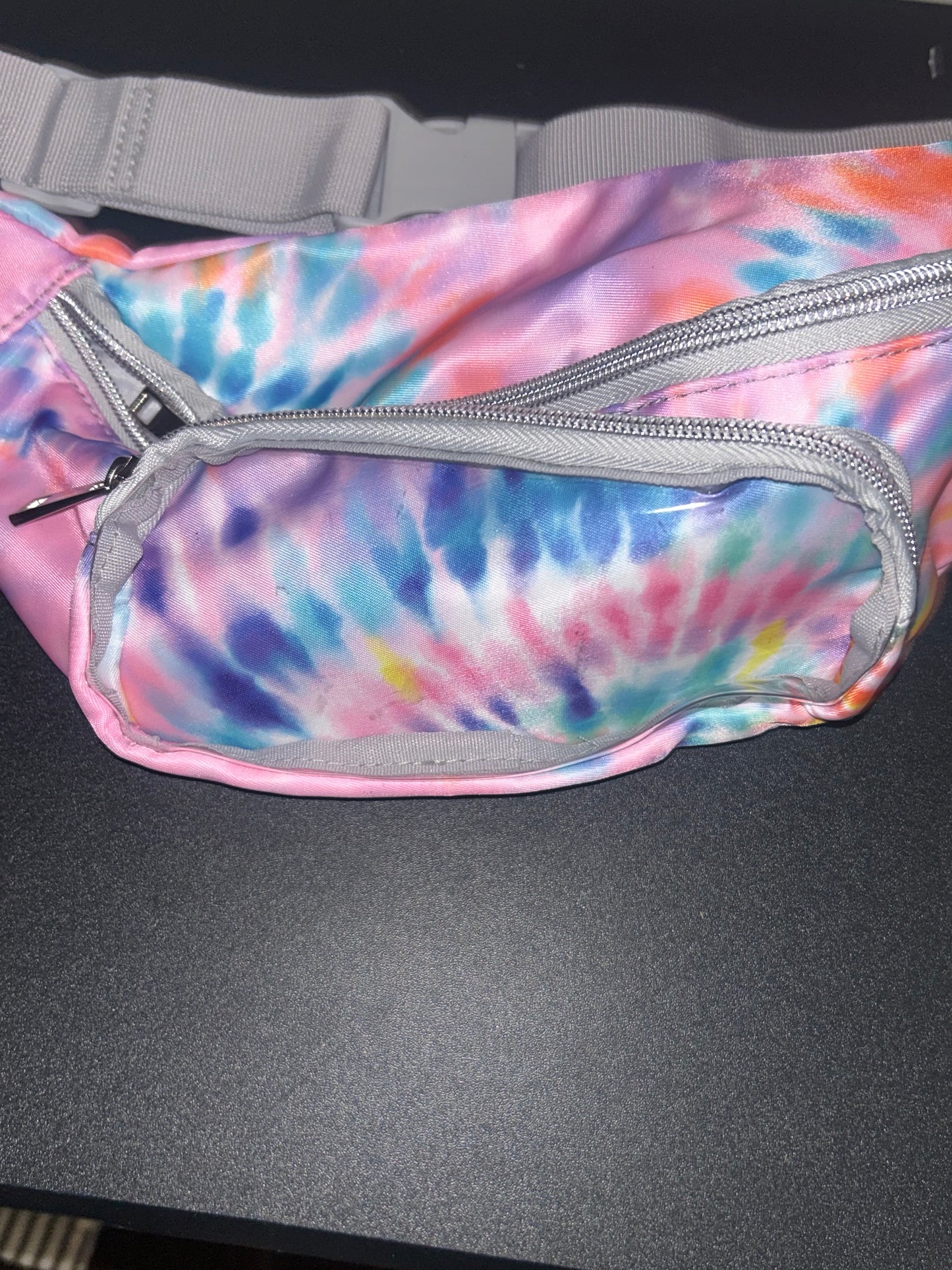 Women’s multicolor fanny pack grey strap