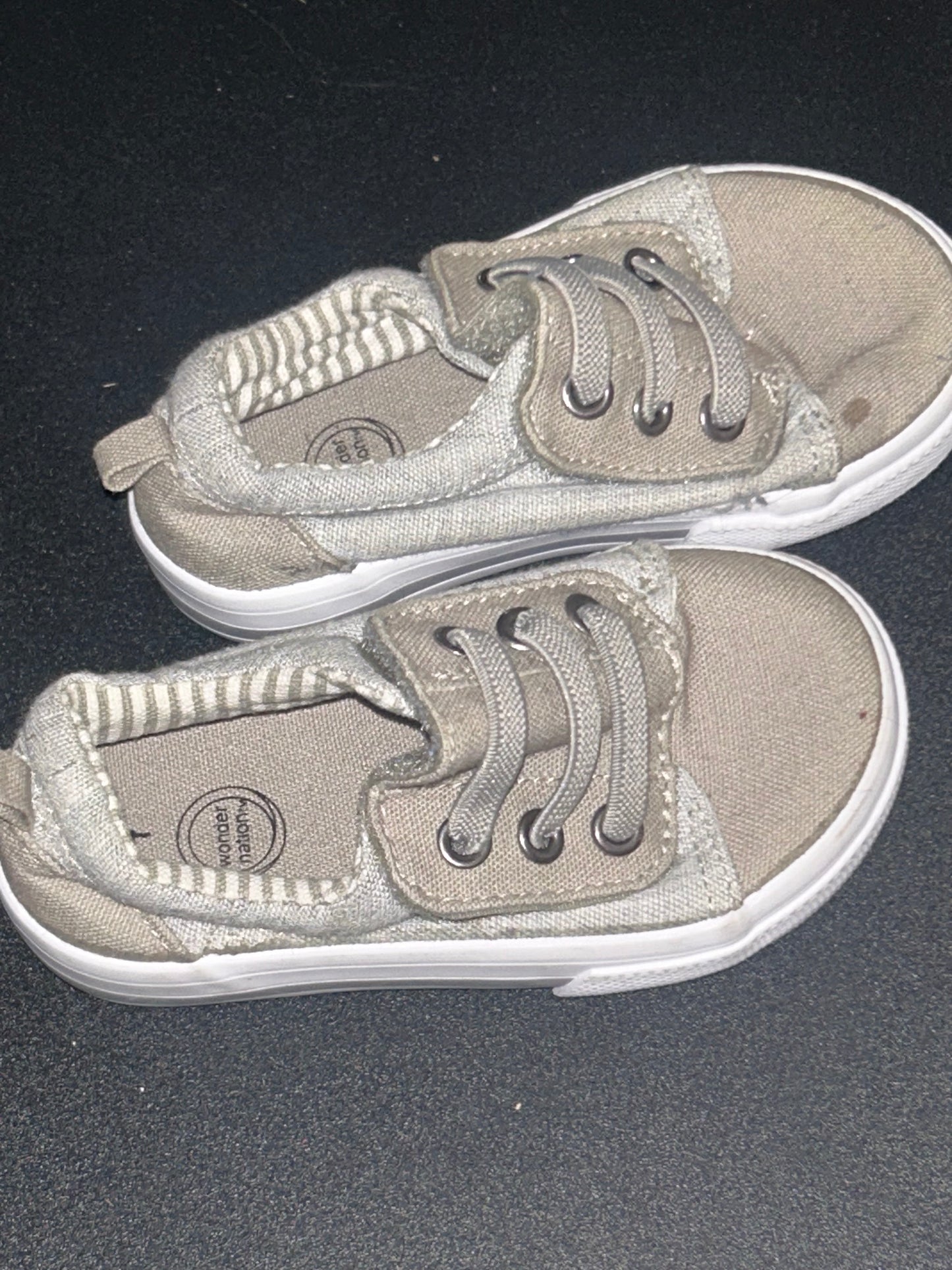 Kids Tan Laced Shoes Toddler size 4