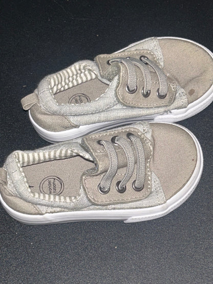Kids Tan Laced Shoes Toddler size 4