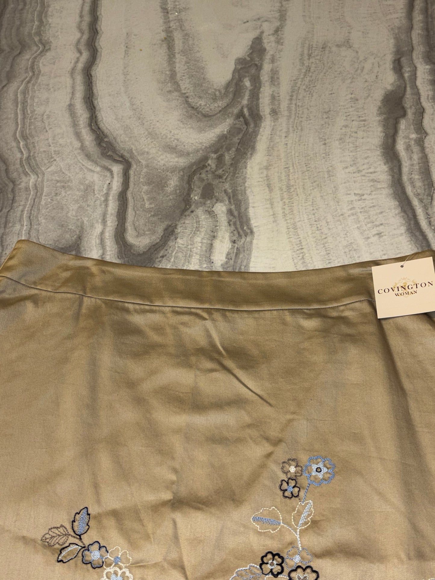 Covington Woman Tan Floral Embroidered Skirt size 16