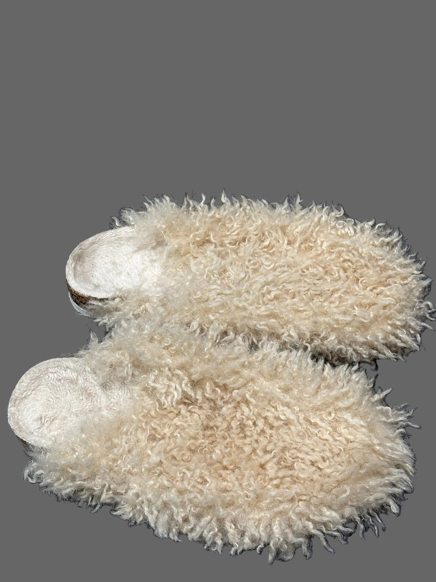 Women’s Cream Faux Fur Slip-on Slides size 8