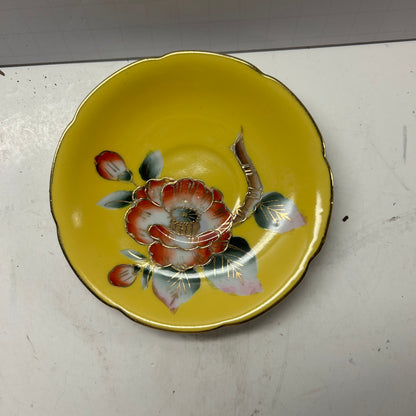 Yellow Decorative saucer w/ Flower Design & Gold Trim Vintage