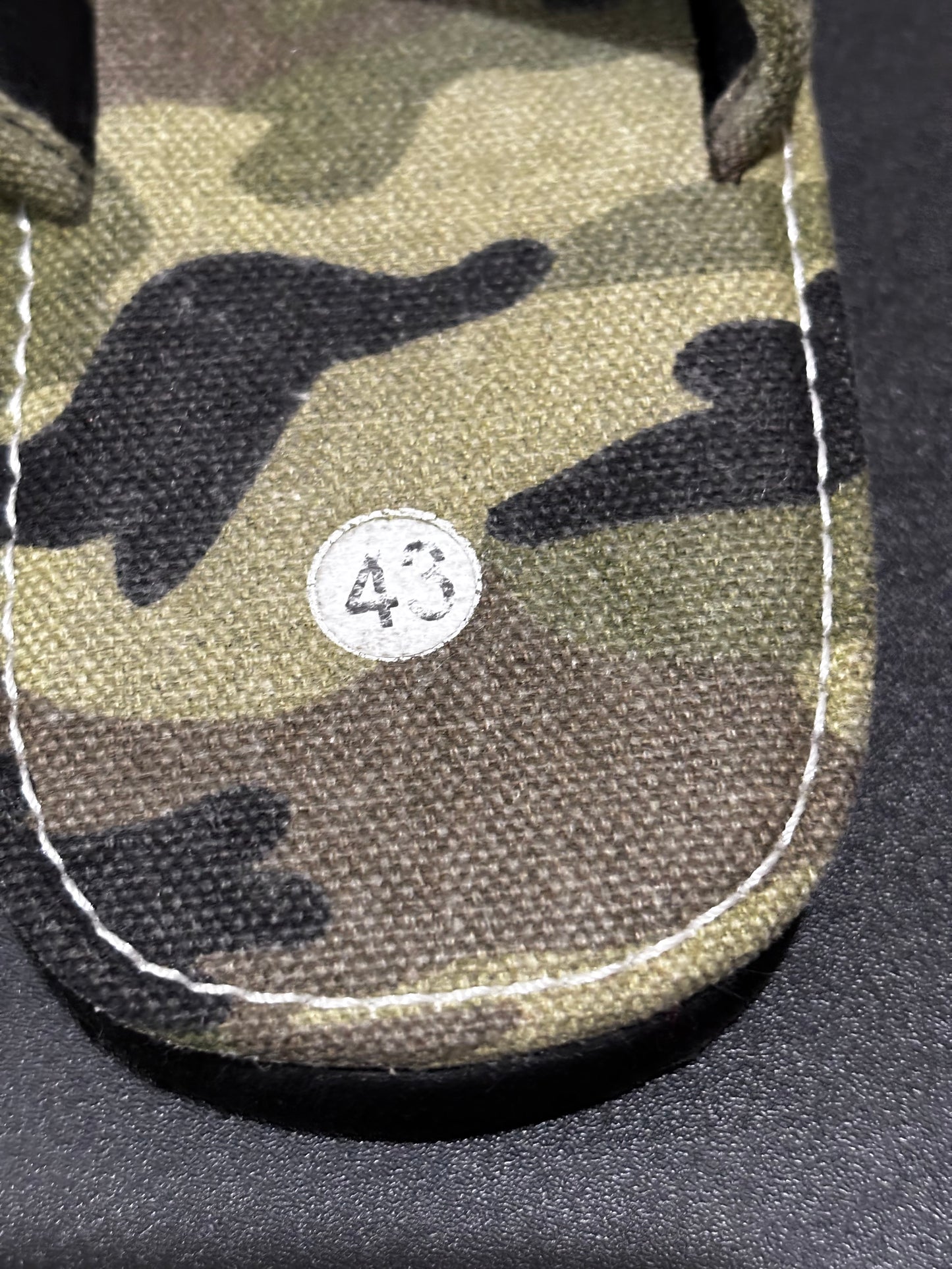 Women’s Camo Design Sandals size 10 (43)