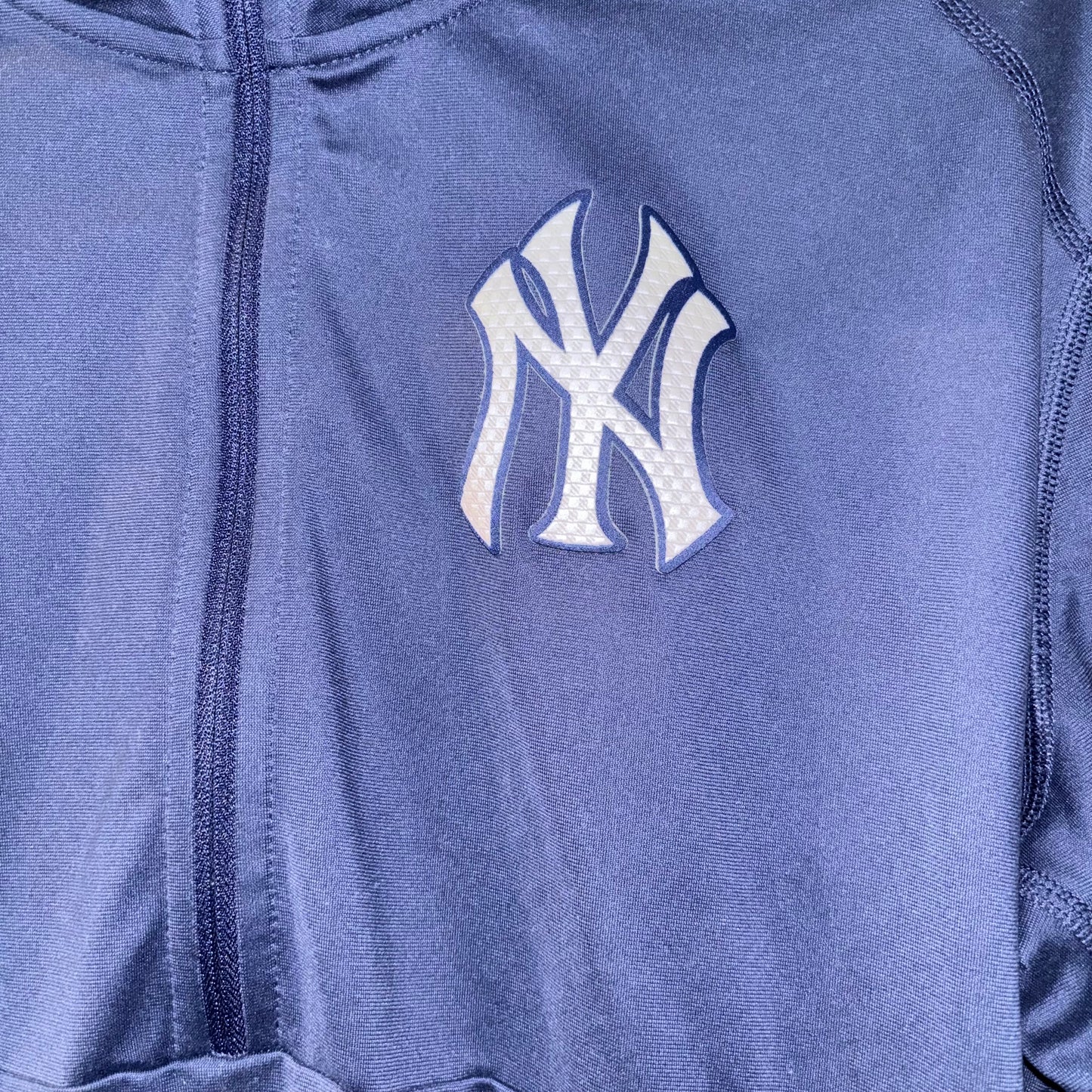 NY Yankees Nike dry fit 1/4 Zip Blue Long Sleeve Pull Over size large