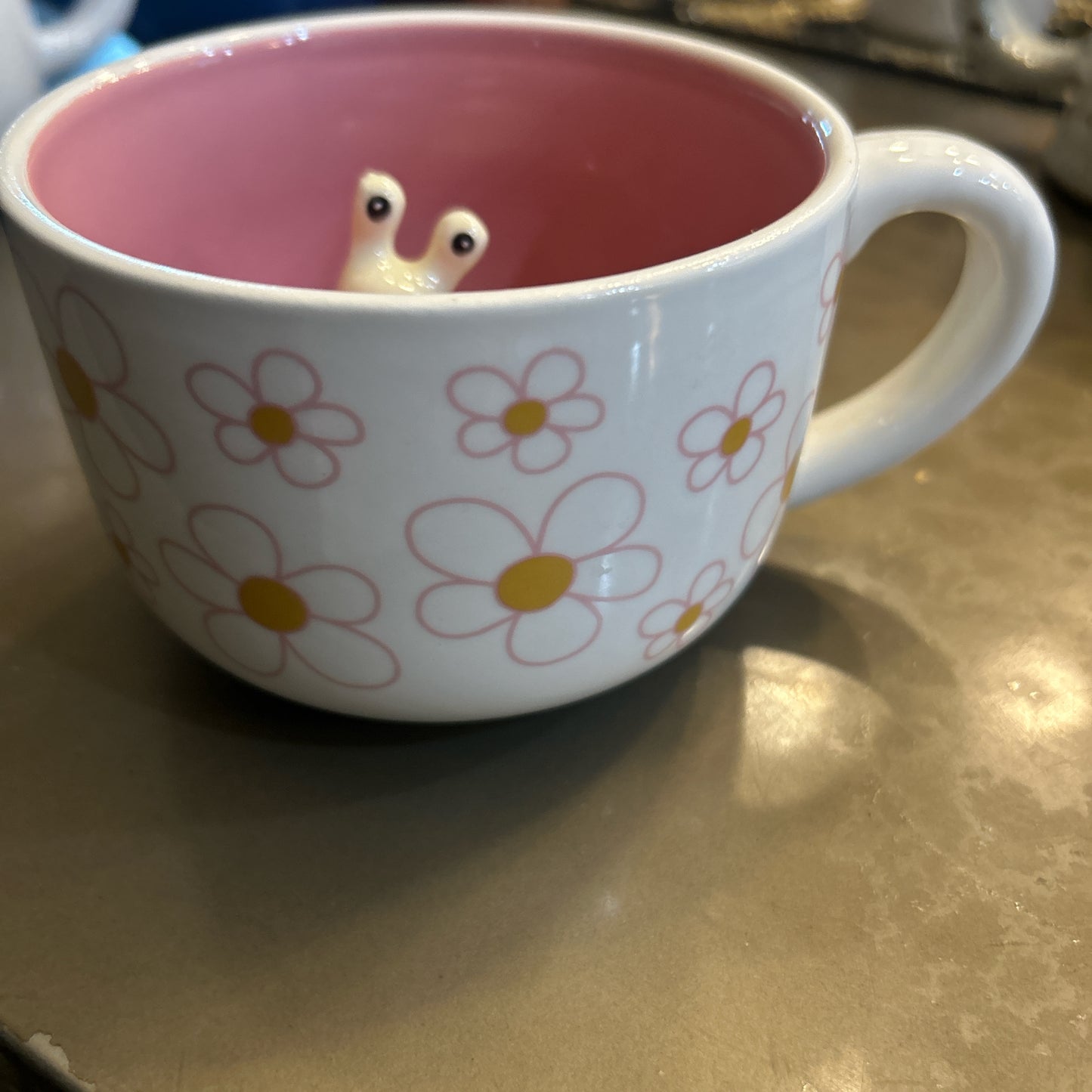 White Mug w/ Flower Design & Snail Center Piece