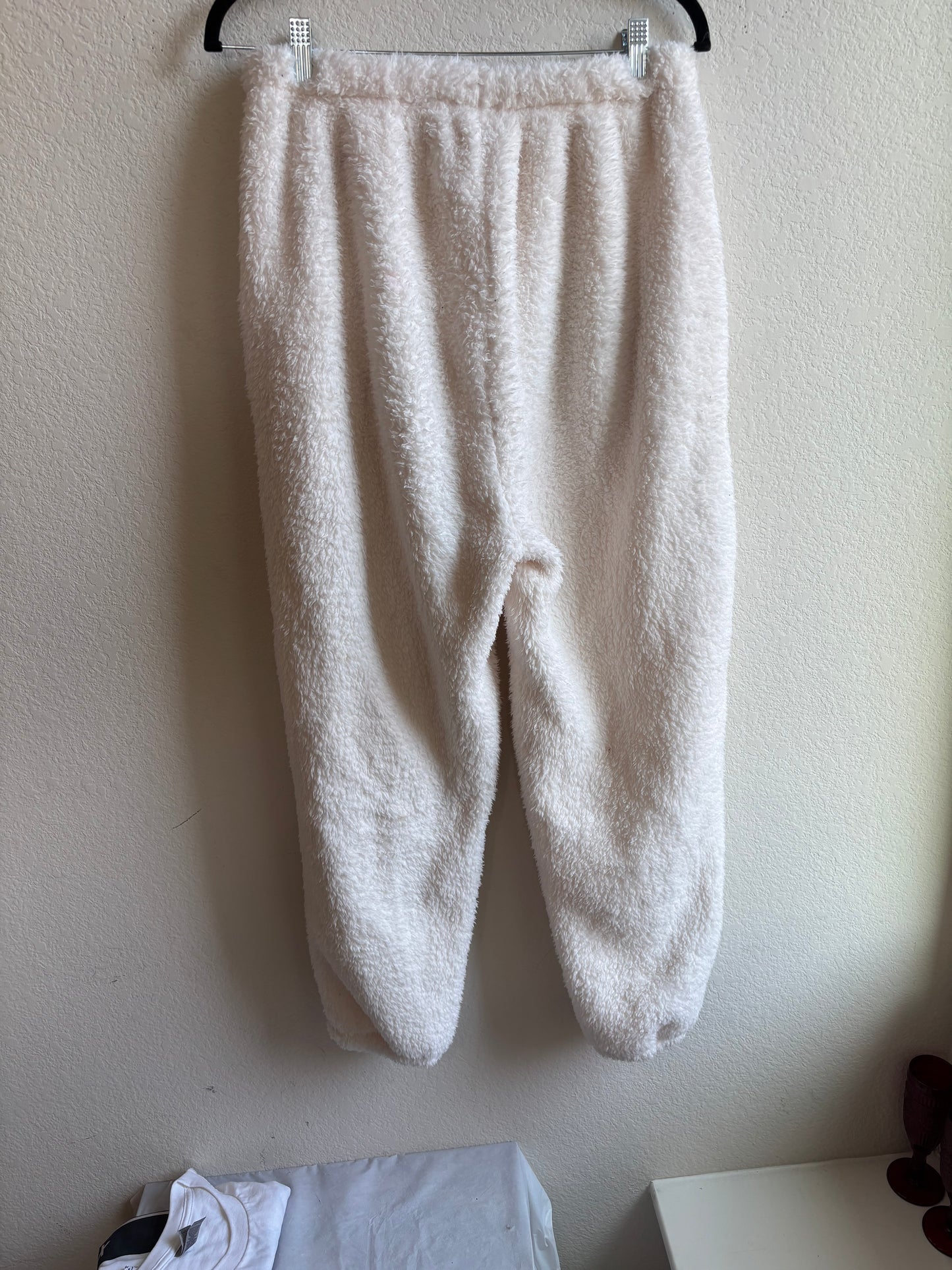 White fleece lounge pant joggers with pockets women’s size medium