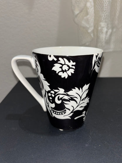 Black and white floral mug set of 3