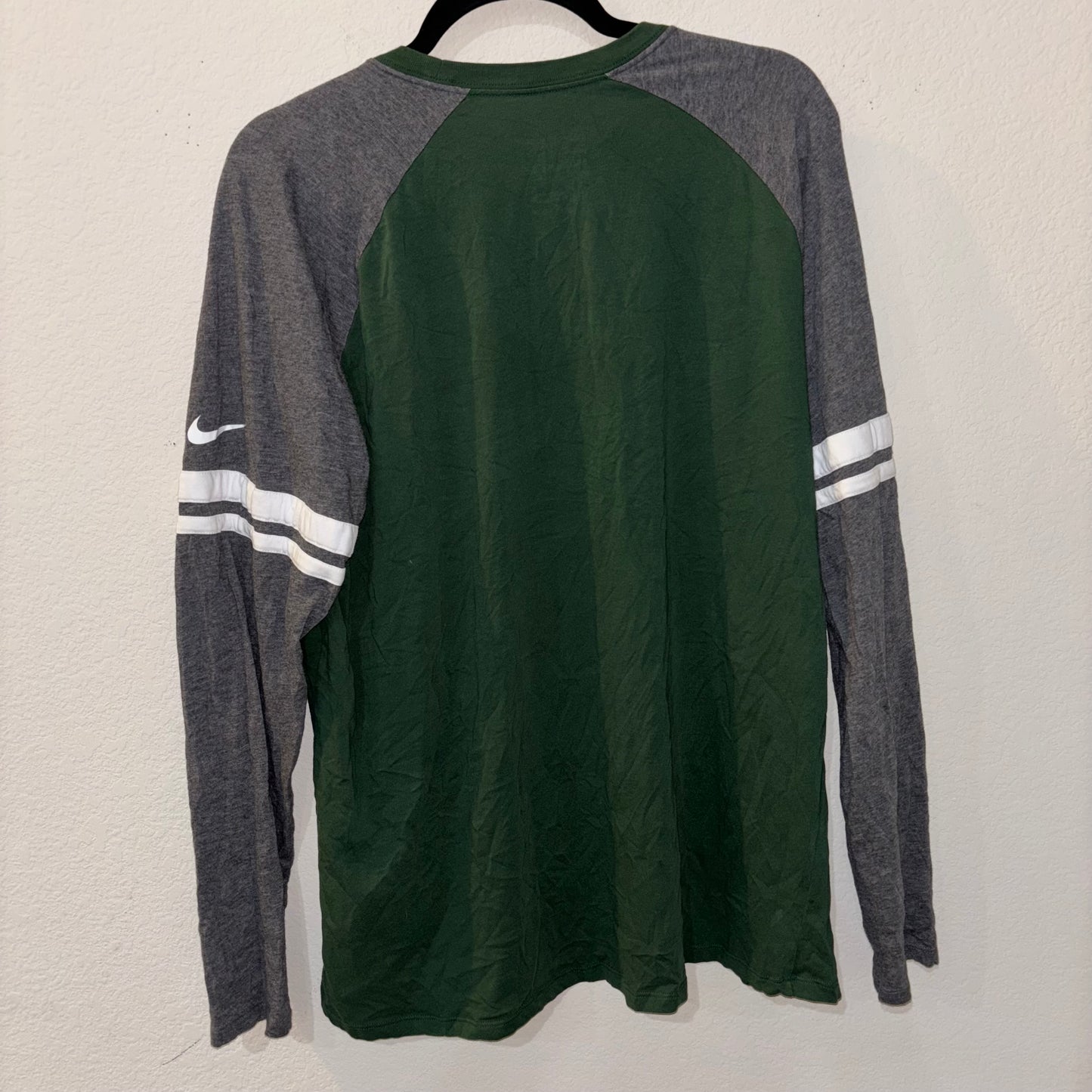 Long Sleeve Green Bay Packers Shirt w/ Gray and white striped Sleeves size large