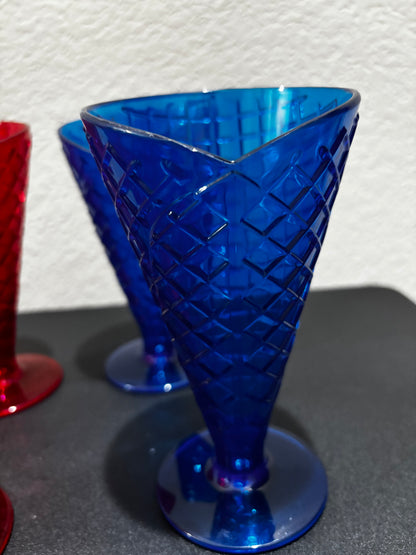 Blue and red plastic ice cream cups set of four ￼