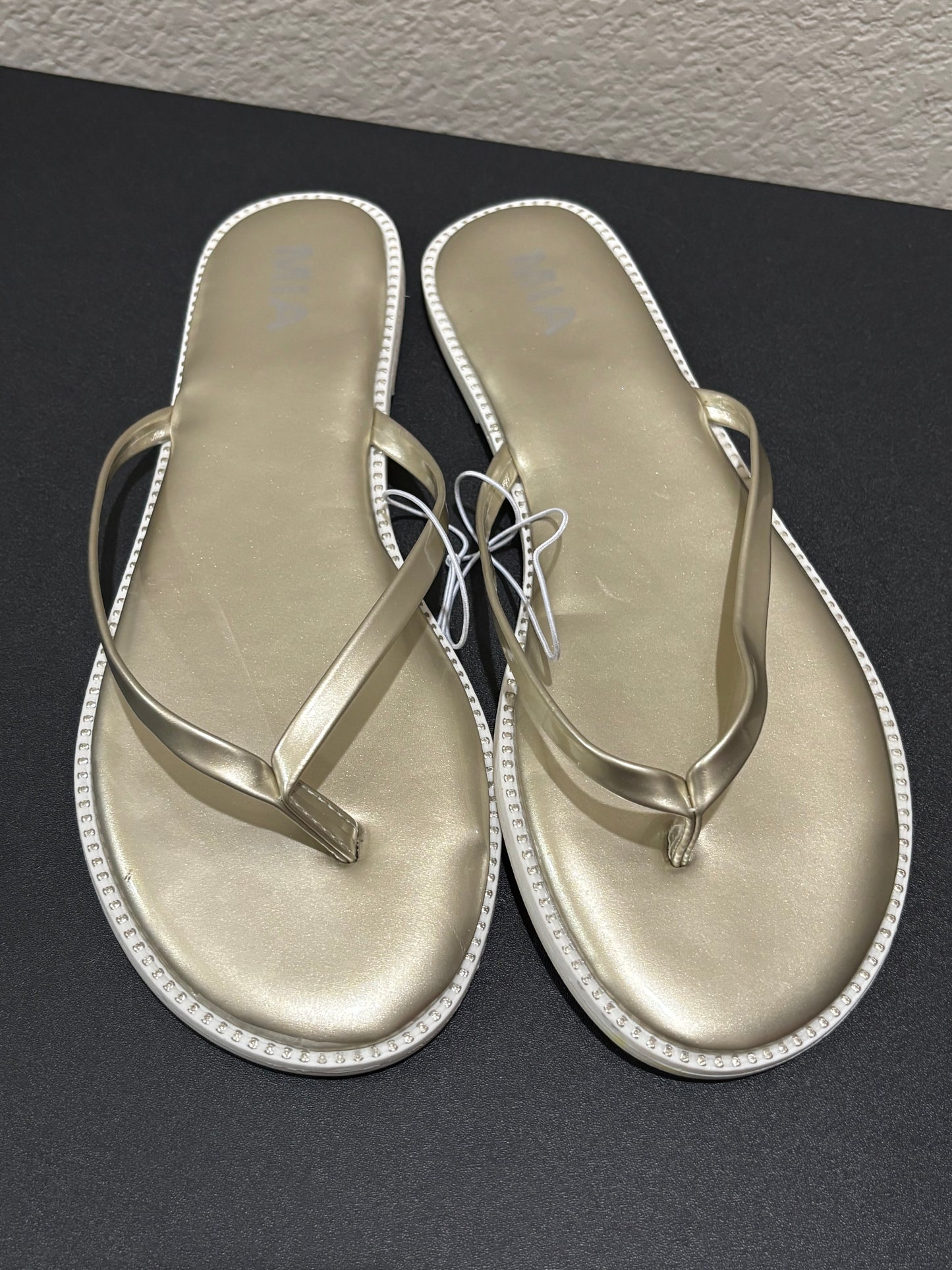 Mia Metallic Gold Sandals Women’s size 8
