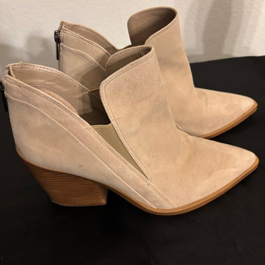 Vince Camuto tan suede leather ankle boot women’s size 11
