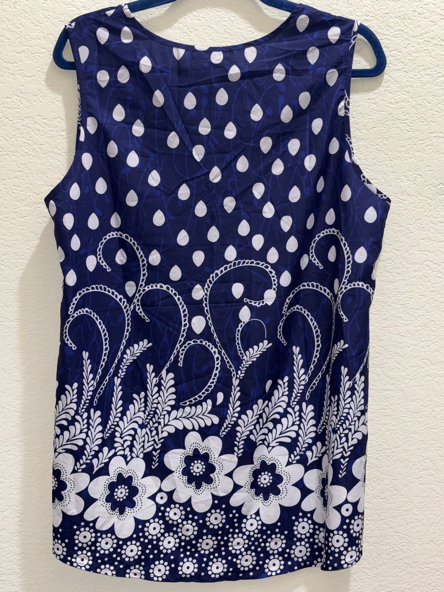 Blue and White Floral Design Sleeveless Tunic Women’s size XL
