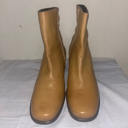 Easy spirit, tan ￼leather ankle boots size 10 women’s