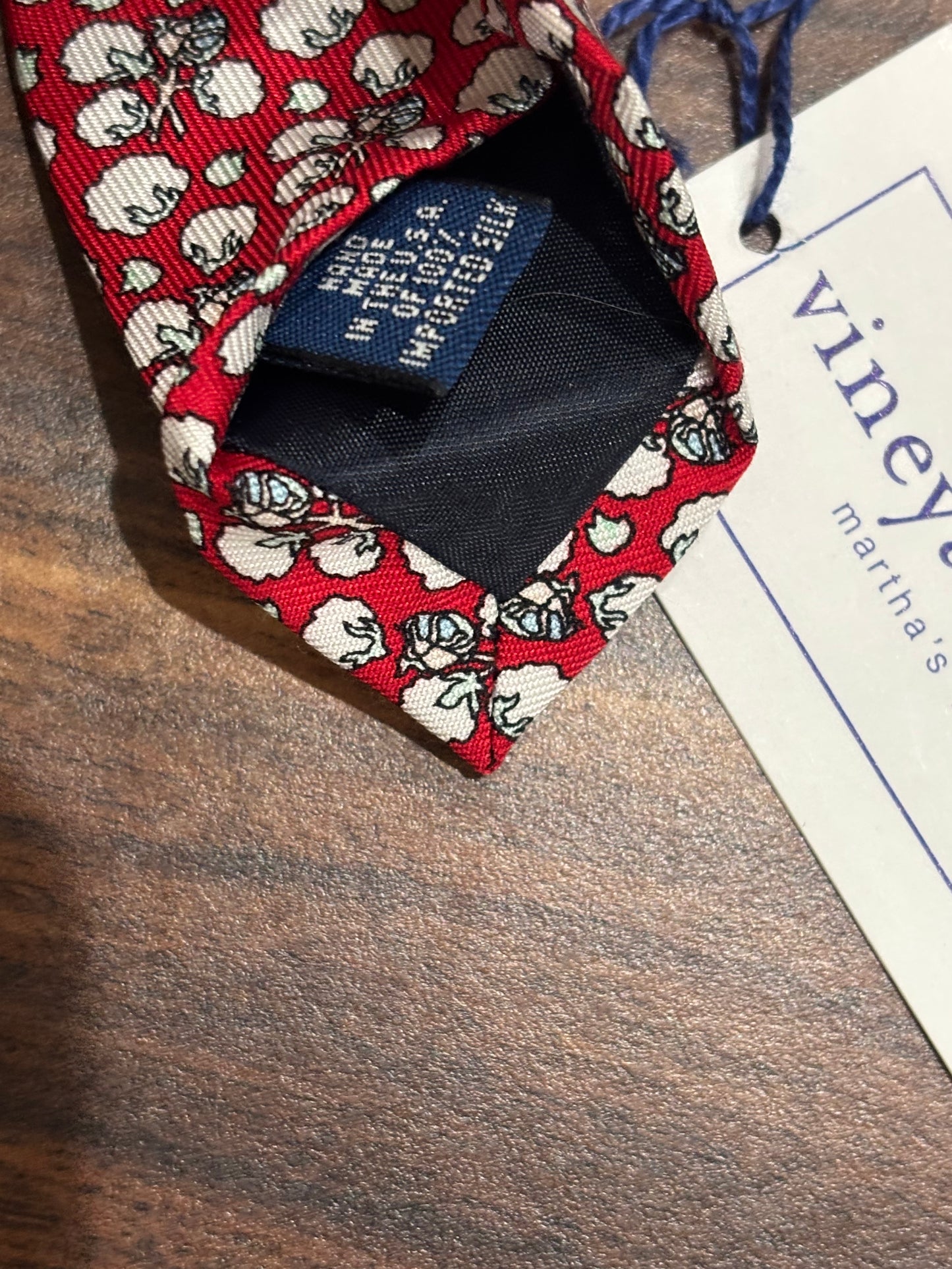 Vineyard Vines Red w/ Cotton Ball Designs Tie 100% Silk 58.5”
