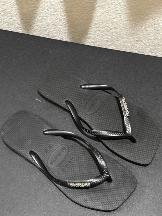 Havaianas Women’s Black Flip Flops size 6.5