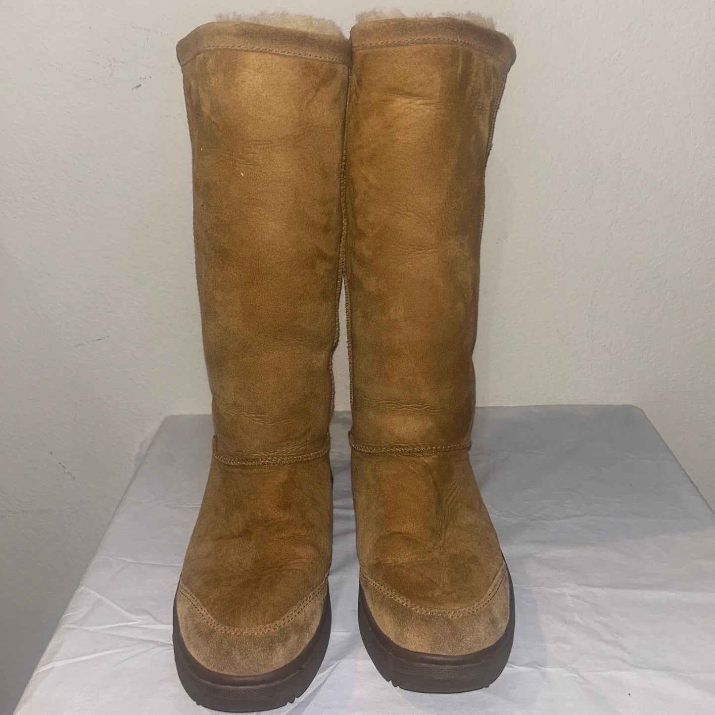 Uggs knee high tan fur boots size 9 women’s