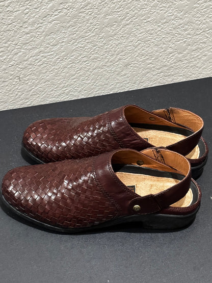 Ariat Women’s Brown woven leather clogs size 6.5