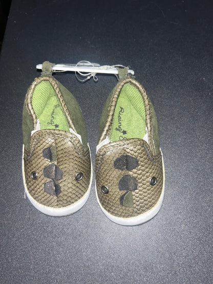Rising Star infant Green lizard design shoes size 9-12 months