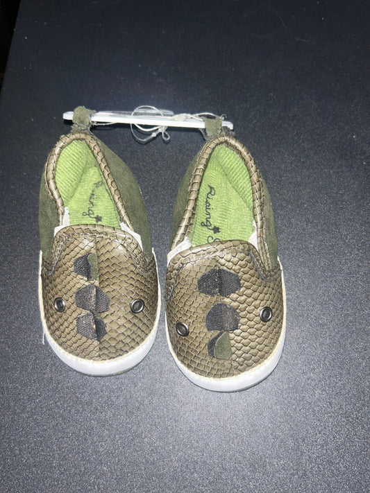 Rising Star infant Green lizard design shoes size 9-12 months