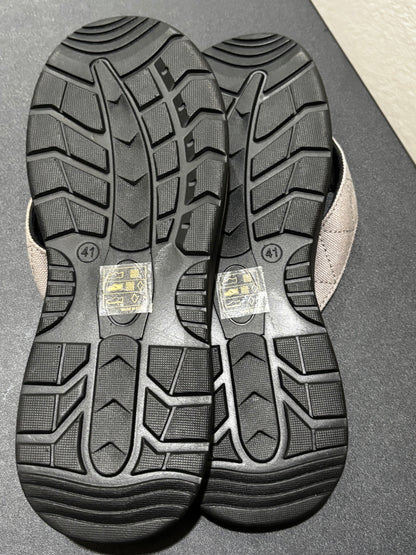 Kuala Unisex Gray Flip Flops size 41 (9.5 women, 8 men)