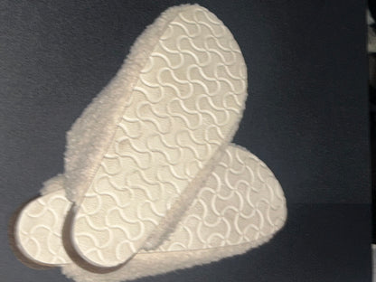 Women’s Faux Fur Beige Sherpa Round Toe Slides size 8.5
