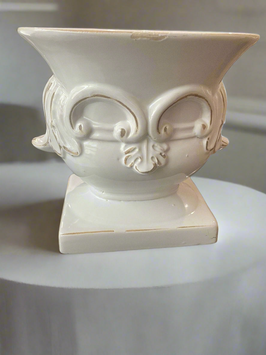 White Leaf Oval Urn- Nourelle Candle Company