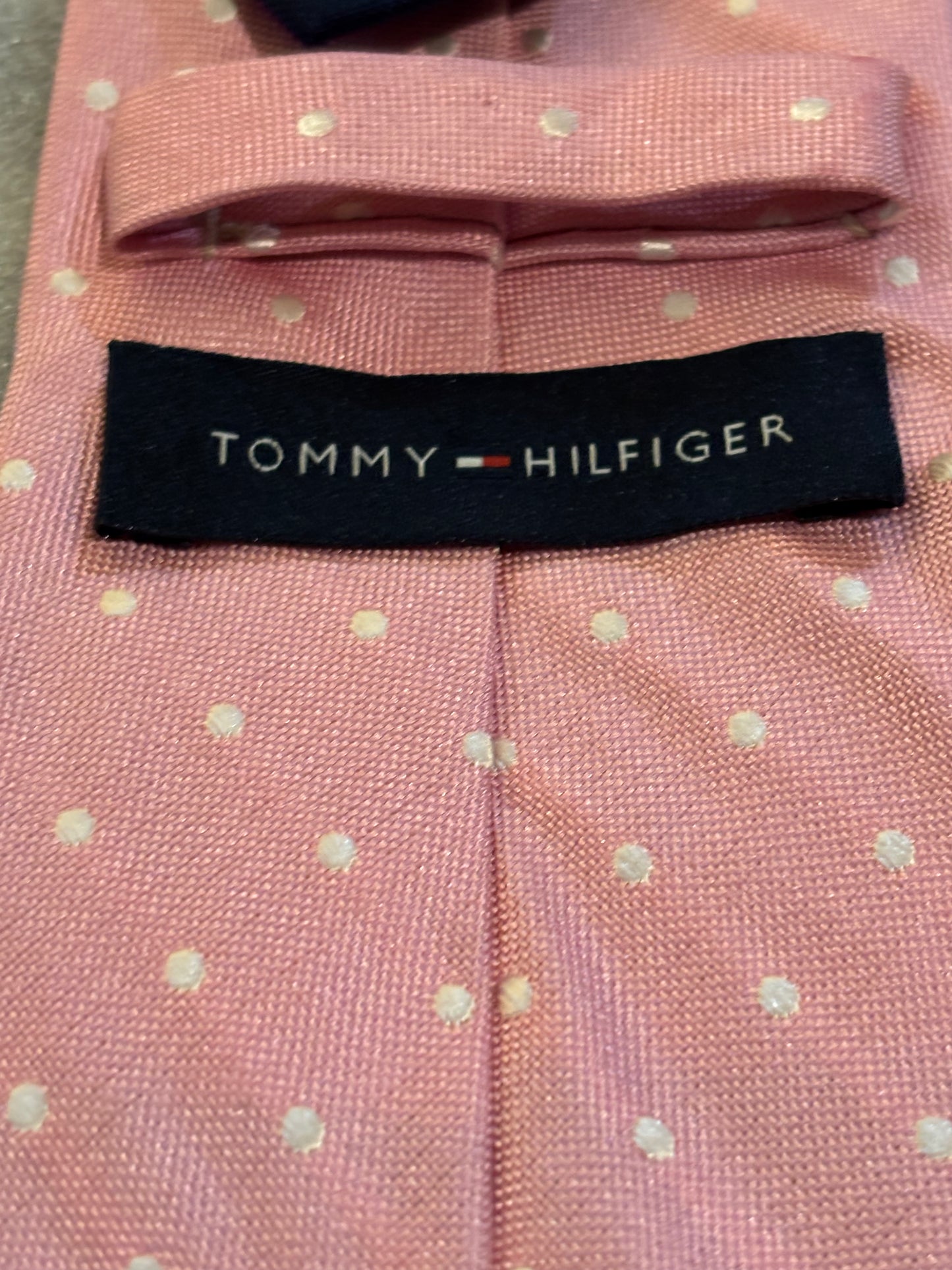 Tommy Hilfiger Pink and White Polka Dot 100% Silk Tie 58in