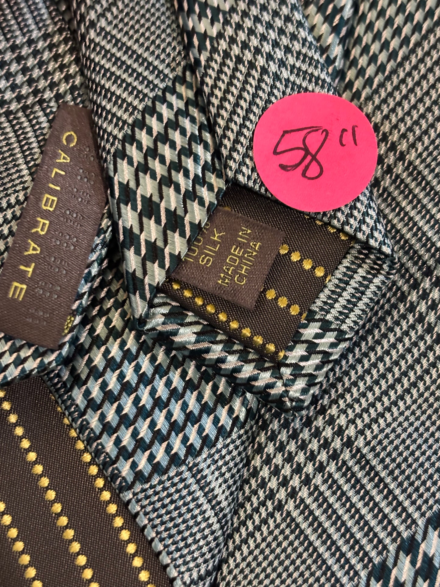 Calibrate Houndstooth Black Design 100% Silk 58in Tie