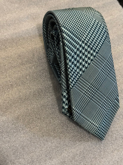 Calibrate Houndstooth Black Design 100% Silk 58in Tie