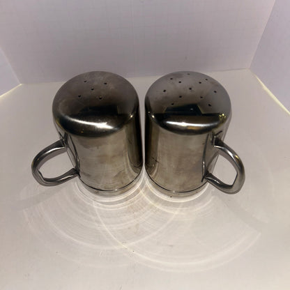Metal, silver tone Pepper & Salt Shakers with Handle