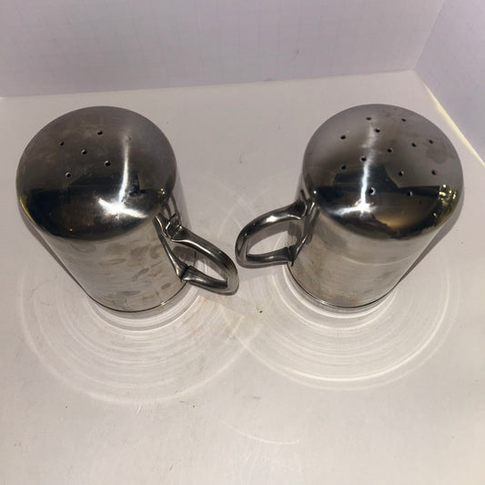 Metal, silver tone Pepper & Salt Shakers with Handle